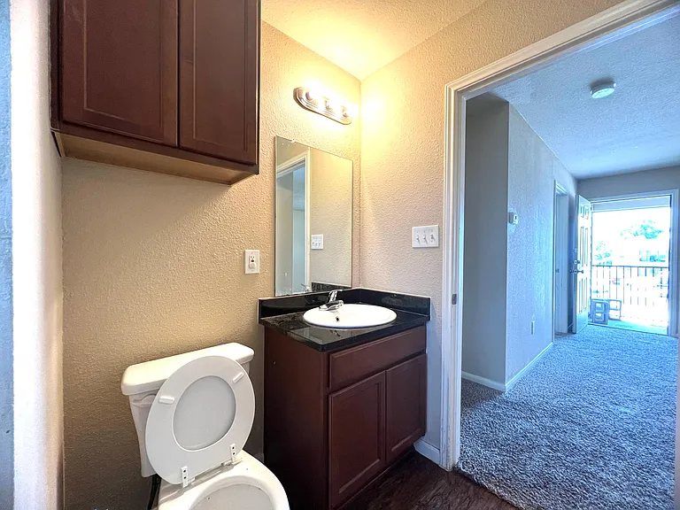 2512 S Houston Ave #D — Photo 8