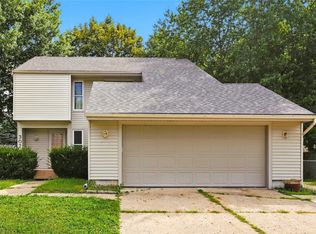 307 38th St, West Des Moines, IA 50265