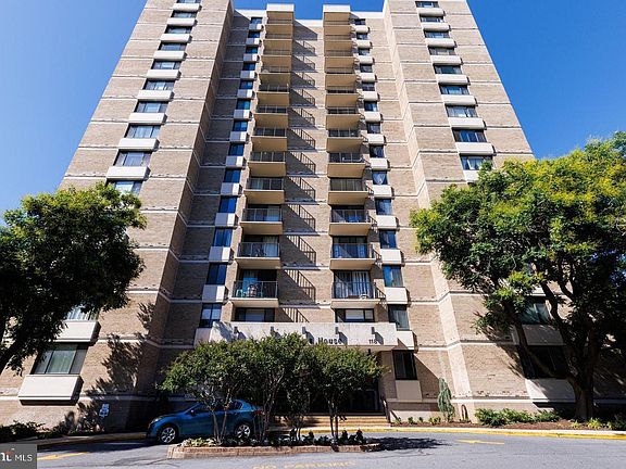 2nd image of 118 Monroe St APT 506