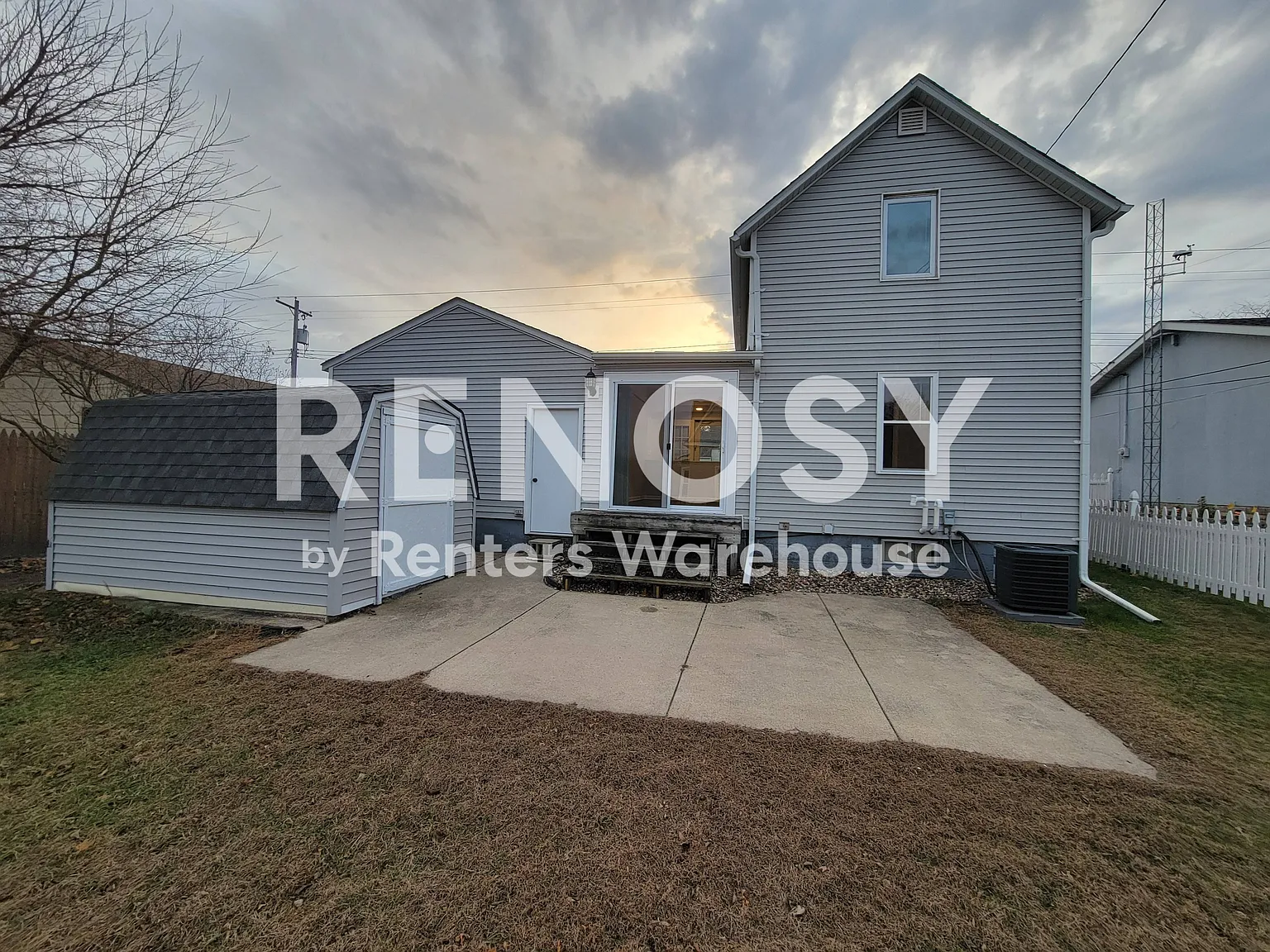 Available September 1st Newly Updated 2 Bdrm 1 1/2 Bath Home In New Ulm — Photo 2