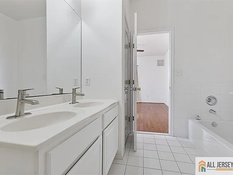 932 Del Negro Ct #932 — Photo 22