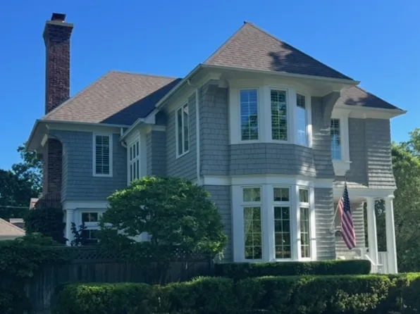 206 E Center Ave, Lake Bluff, IL 60044