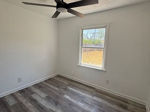 5th image of 5225 Encino Rd