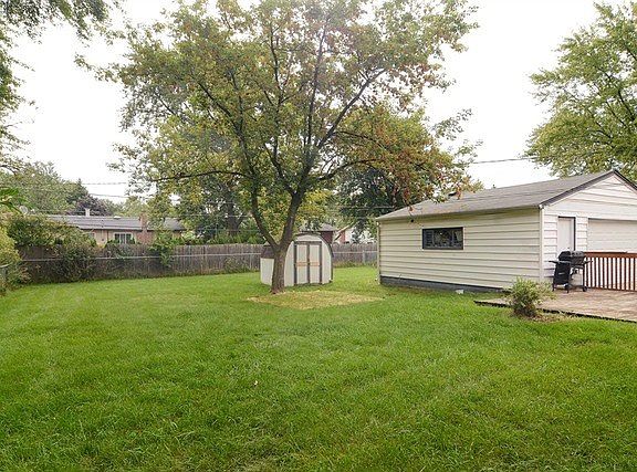 2nd image of 705 Woodlawn St