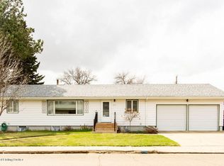 833 8th Ave W, Dickinson, ND 58601