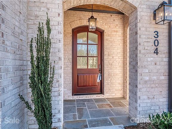 3rd image of 301 Audrey Pl #8