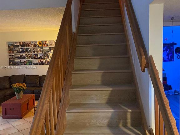 3rd image of 1369 Cottonwood Cir #1