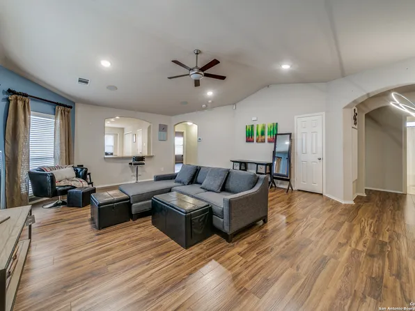 4327 GRIFFIN PARK DR, San Antonio, TX 78251