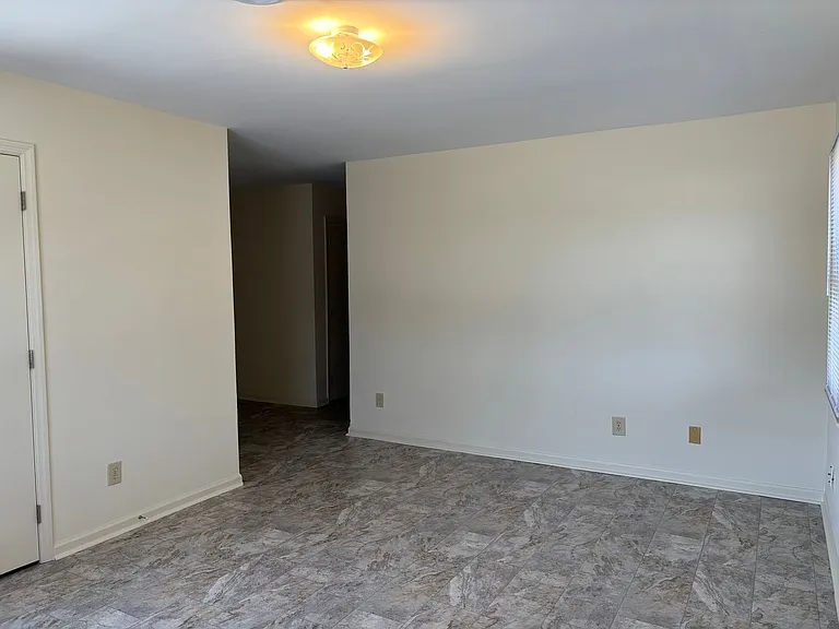 501 Live Oak St #B — Photo 11