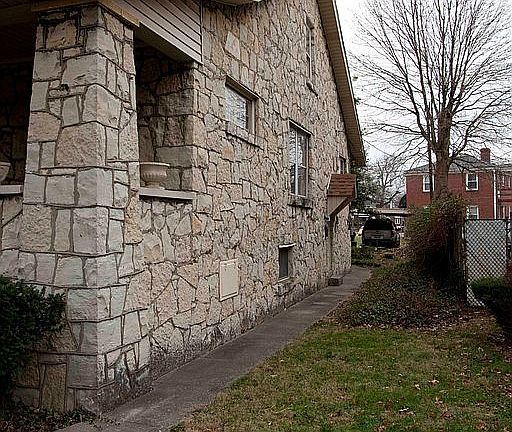 Side entrance to Apt.