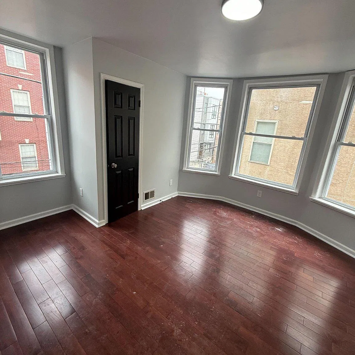 1 bed, 1.0 bath, 2970 sqft, $1,450 — Photo 3