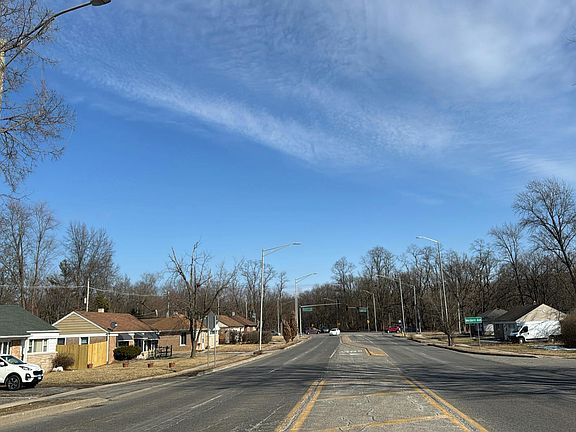 5th image of 16 Sauk Trl