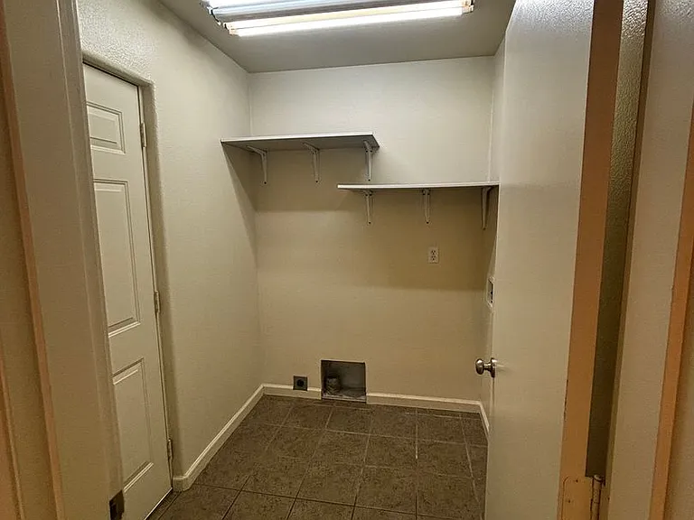 11 SE Cleveland Ave — Photo 6