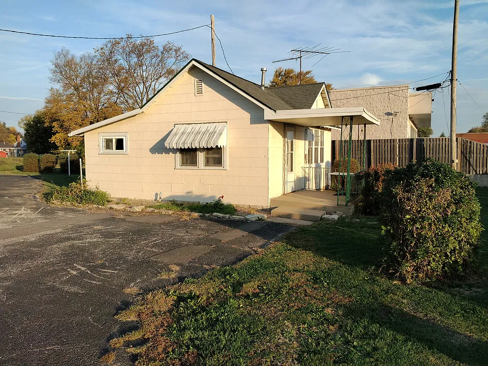 609 East St