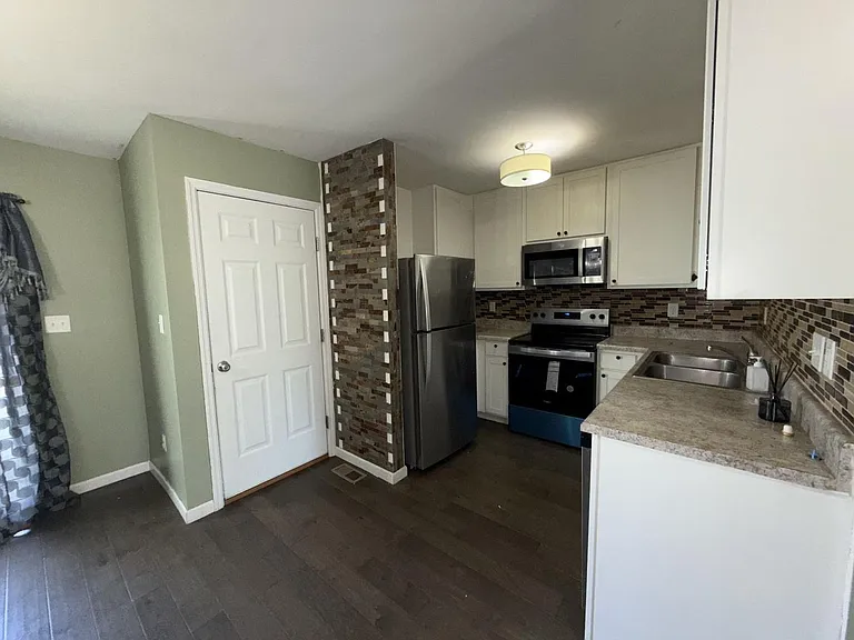 1835 Basston Dr — Photo 7