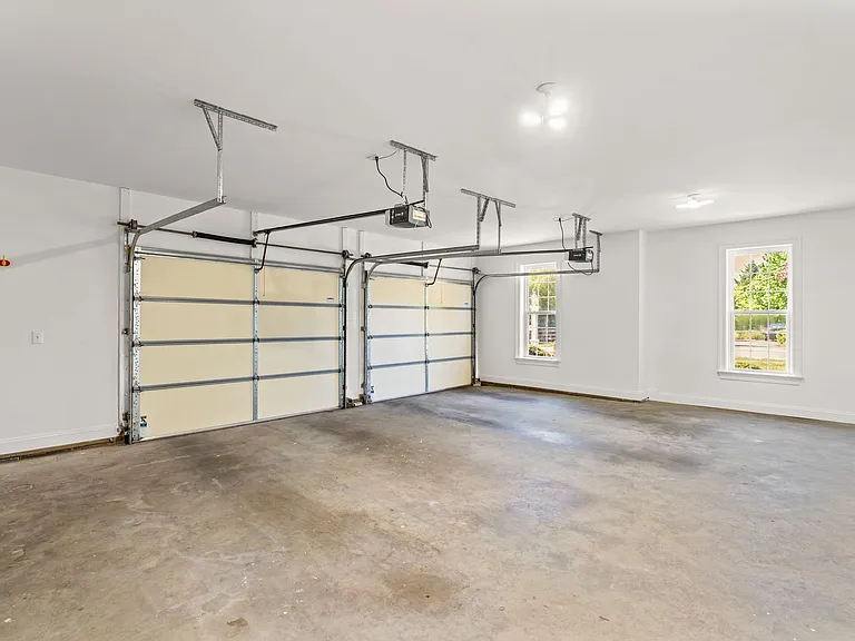 4990 Lake Tree Ln — Photo 46
