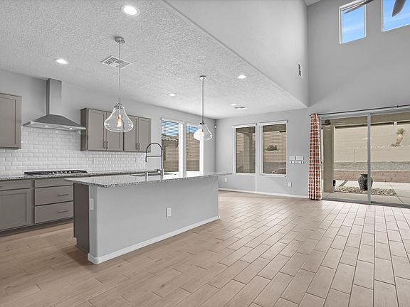 4th image of 2539 McCauley Loop NE