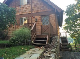 6 Waterview Dr, Danbury, CT 06811