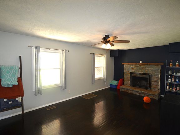 5th image of 310 Woodland Dr