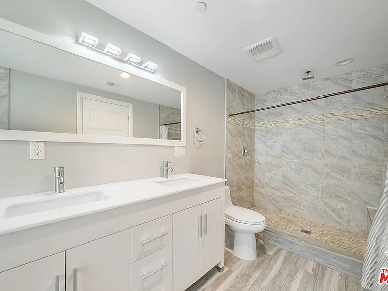 1357 Seward St — Photo 25