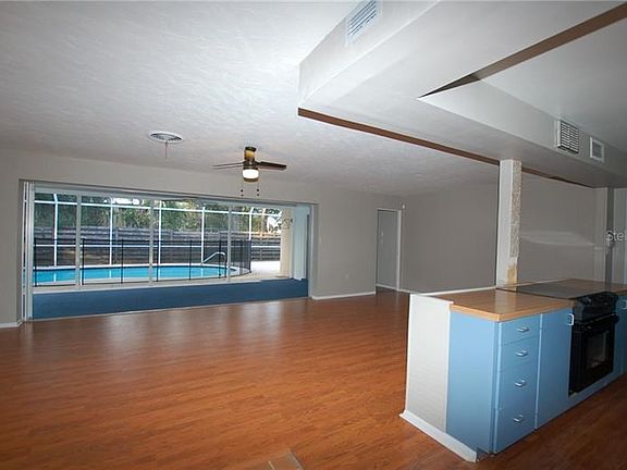 3rd image of 3529 Prudence Dr