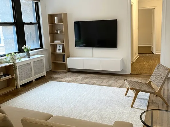 779 Riverside Drive image 1 of 10