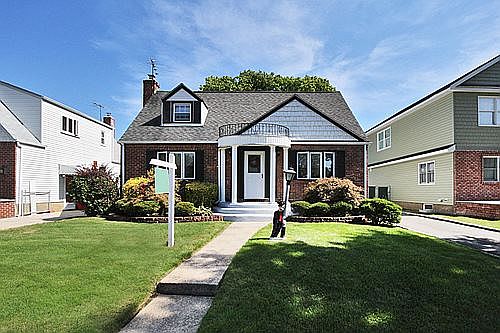 2nd image of 250 Dorchester Road