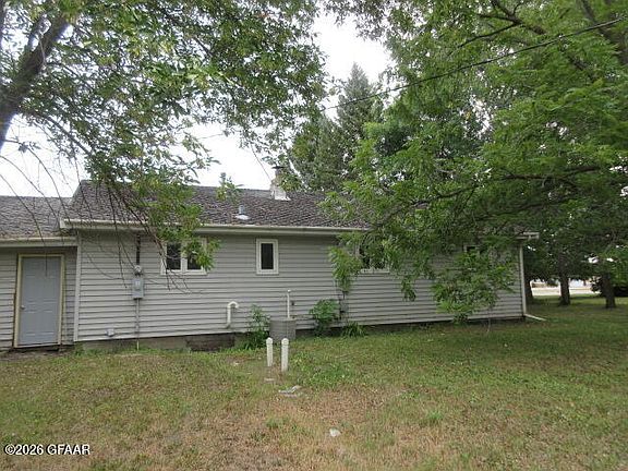 5th image of 1029 Elm Ave S