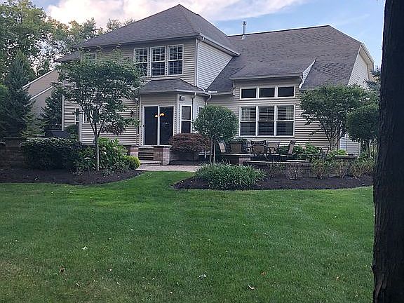 3rd image of 260 Pamilla Cir