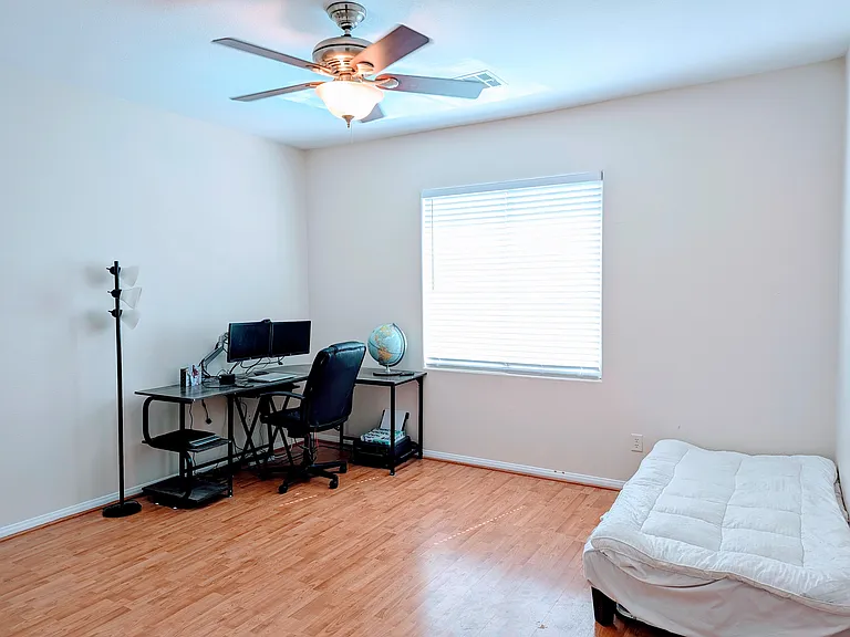 11025 Edina Ct — Photo 22