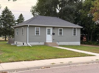 404 S 2nd St, Marshall, MN 56258