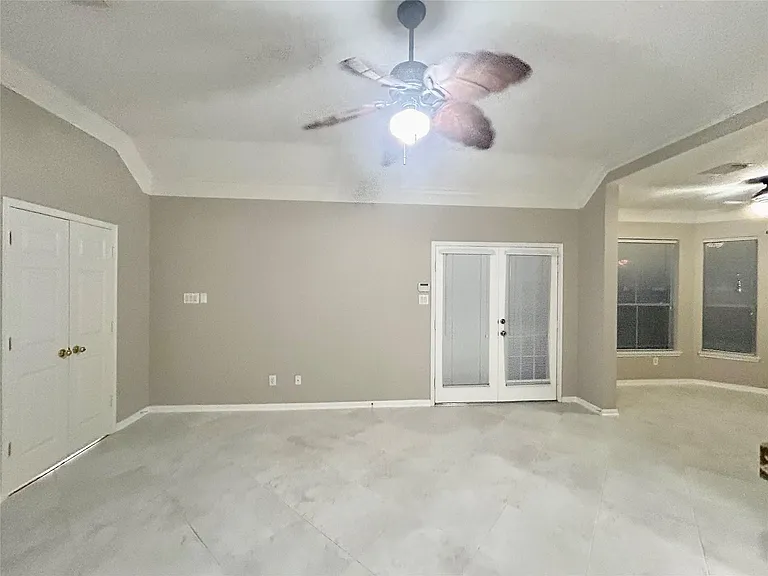 16807 Laguna Springs Dr — Photo 27