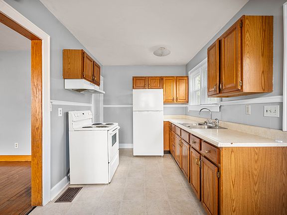5th image of 715 S Main St #715