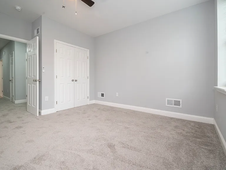 415 N Kenwood Ave — Photo 20