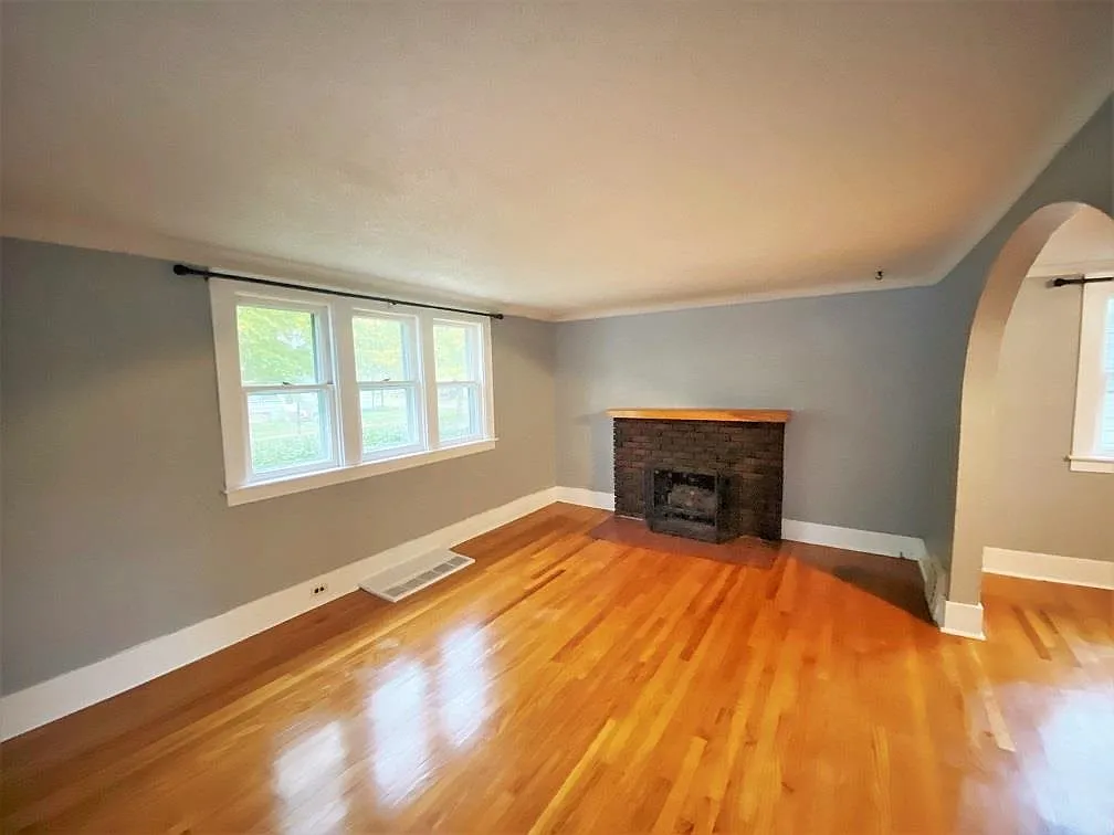 3 bed, 1.0 bath, 1280 sqft, $1,500 — Photo 3