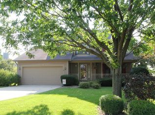 242 Lairwood Dr, Washington Township, OH 45458