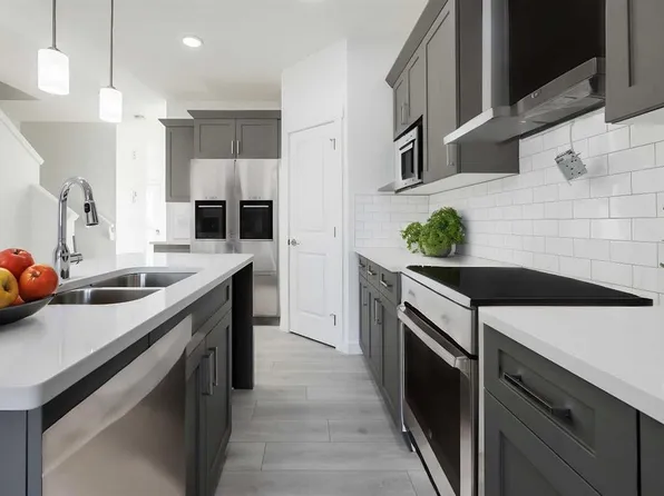 442 S Heartland Way, Cochrane, AB T4C 0M6