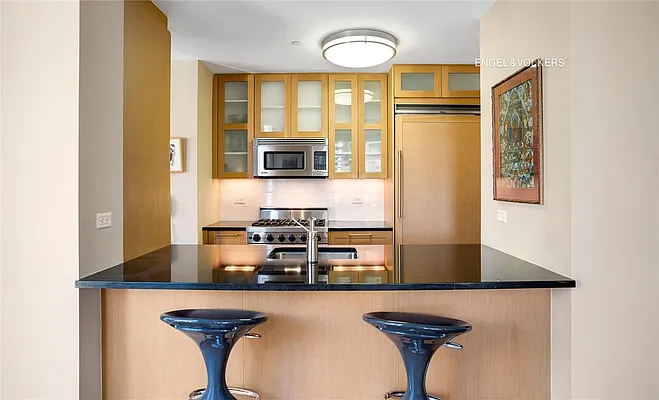 Sold by Engel & Völkers New York Real Estate | media 18