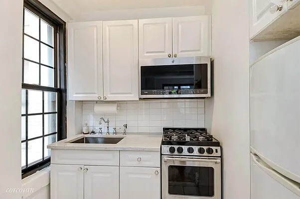 Sold by Corcoran | media 8