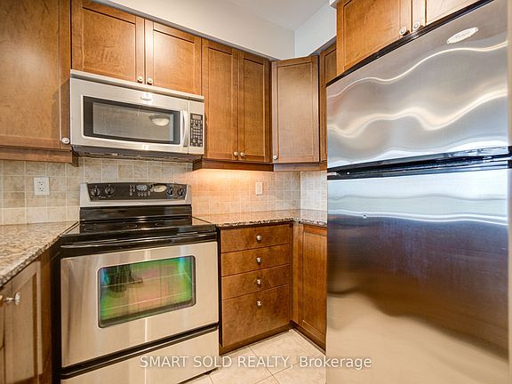5th image of 100 Promenade Cir #1508
