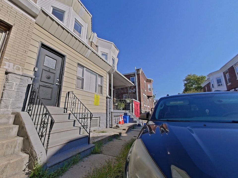 2nd image of 108 S Peach St