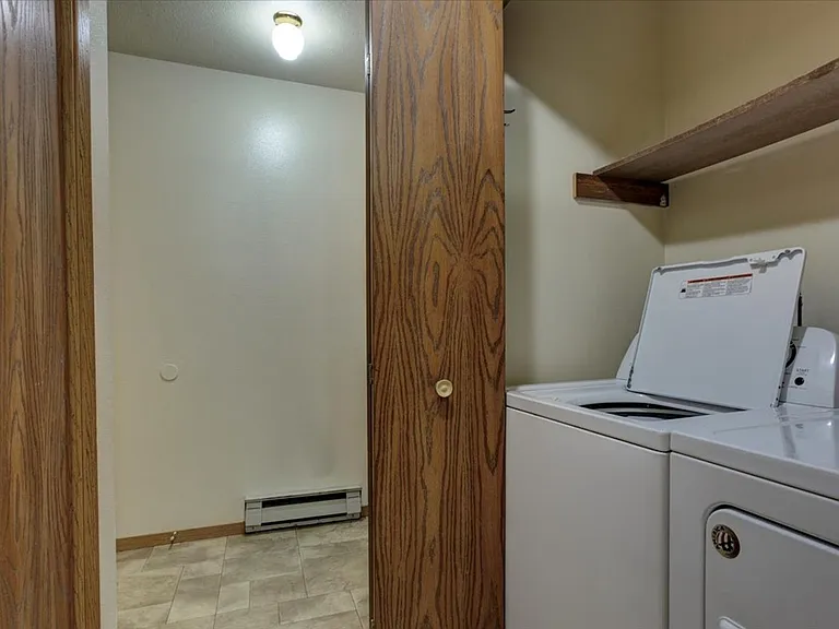715 Terrill Rd — Photo 7