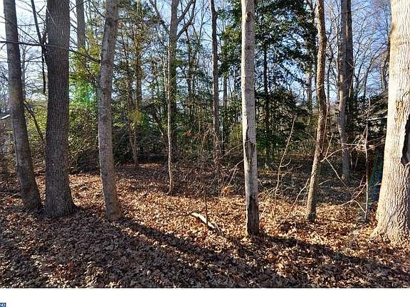 5th image of 22934 Linden Dr