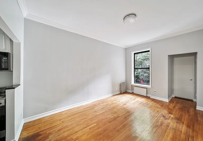 313 E 73rd St #1C — Photo 1