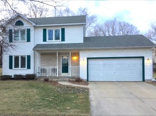 1206 Wayridge Dr, Madison, WI 53704