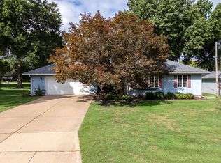 1530 29th St, Bettendorf, IA 52722