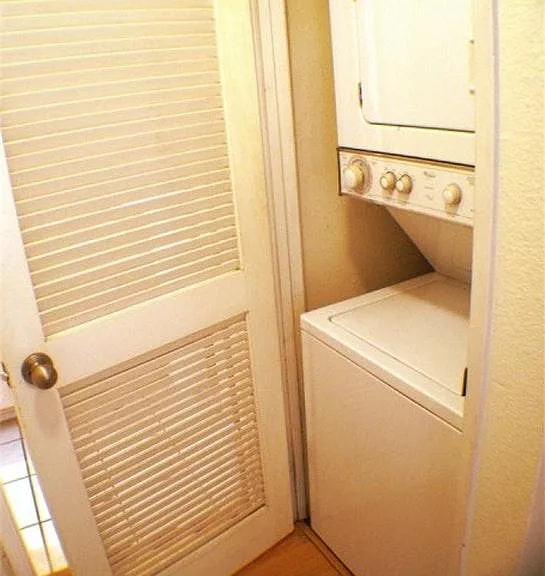 2425 Cranston Dr #202 — Photo 6
