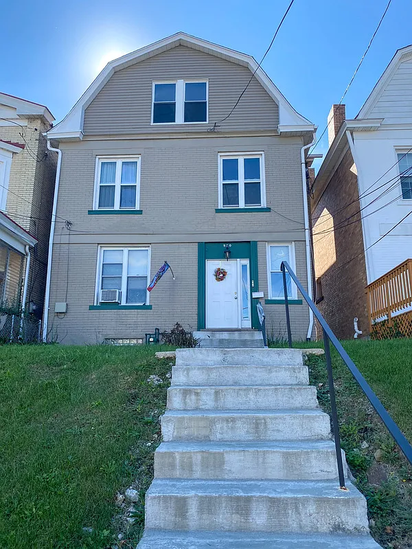 Building Photo - 820 Bayridge Ave #3