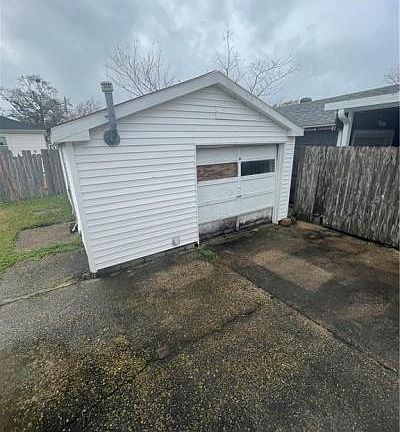 4th image of 258 East Ave