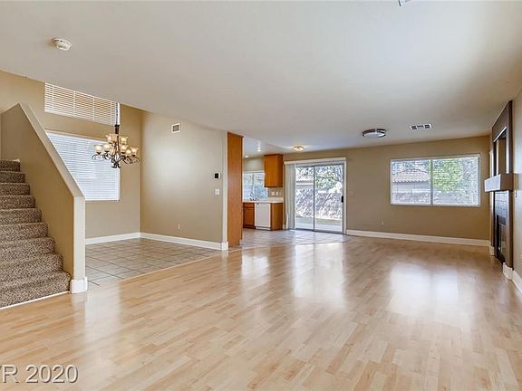 2nd image of 913 Ortega Hill Ln
